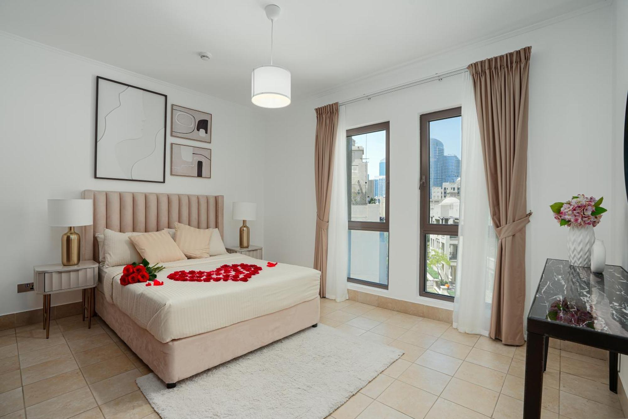 Apartment Walk To Mall Chic 2br With Full Burj View